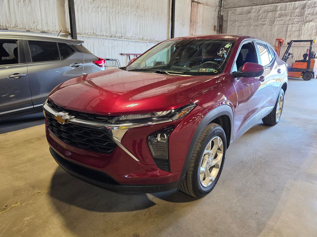 2024 Chevrolet Trax LS's photo