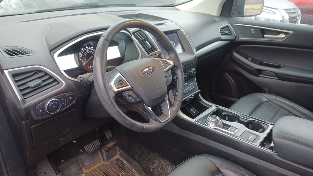 2020 Ford Edge SEL photo 4