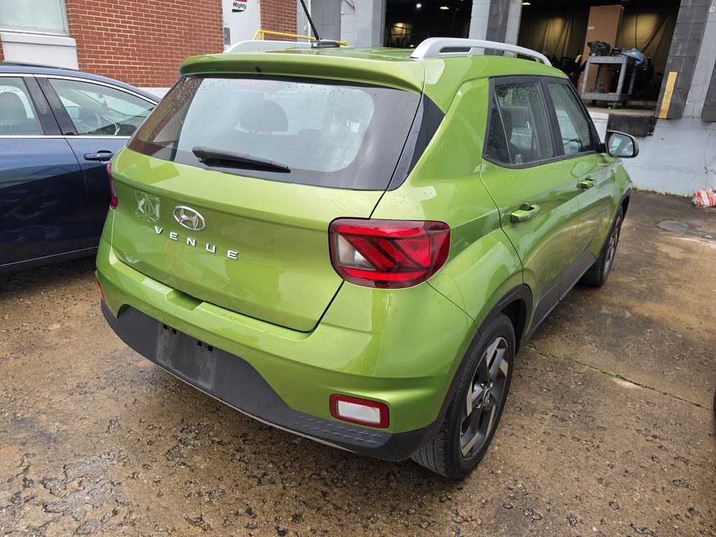 Used 2024 Hyundai Venue SEL SUV