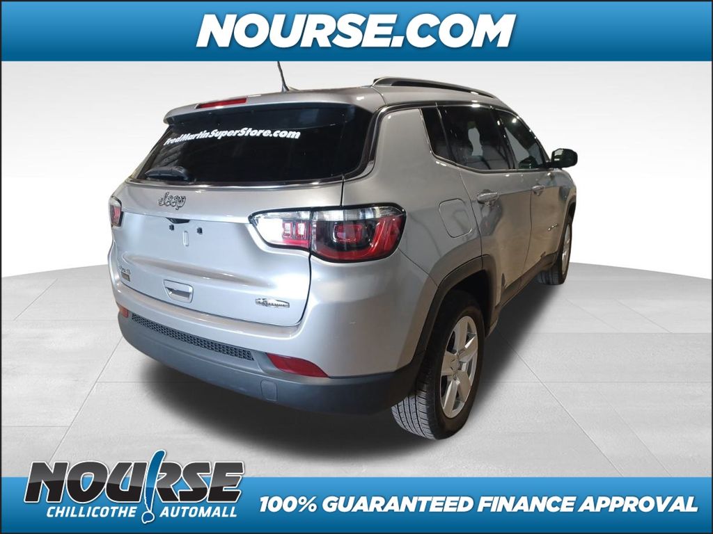 2022 Jeep Compass Latitude photo 2