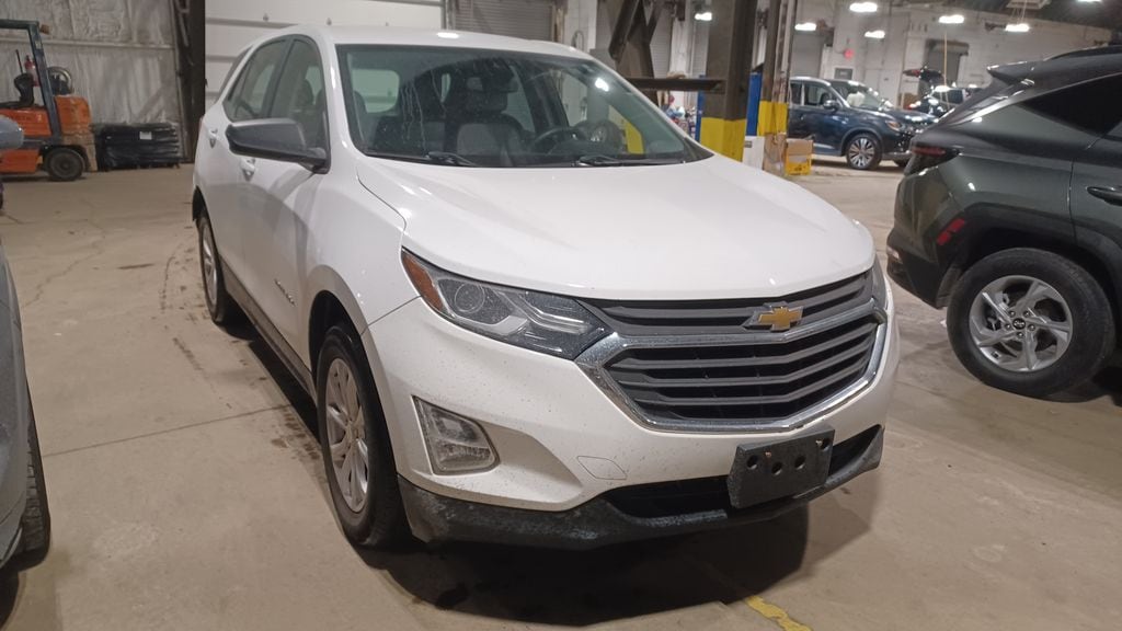 2020 Chevrolet Equinox LS's photo