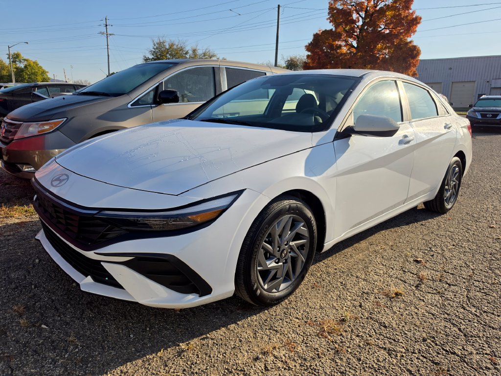  Hyundai Elantra