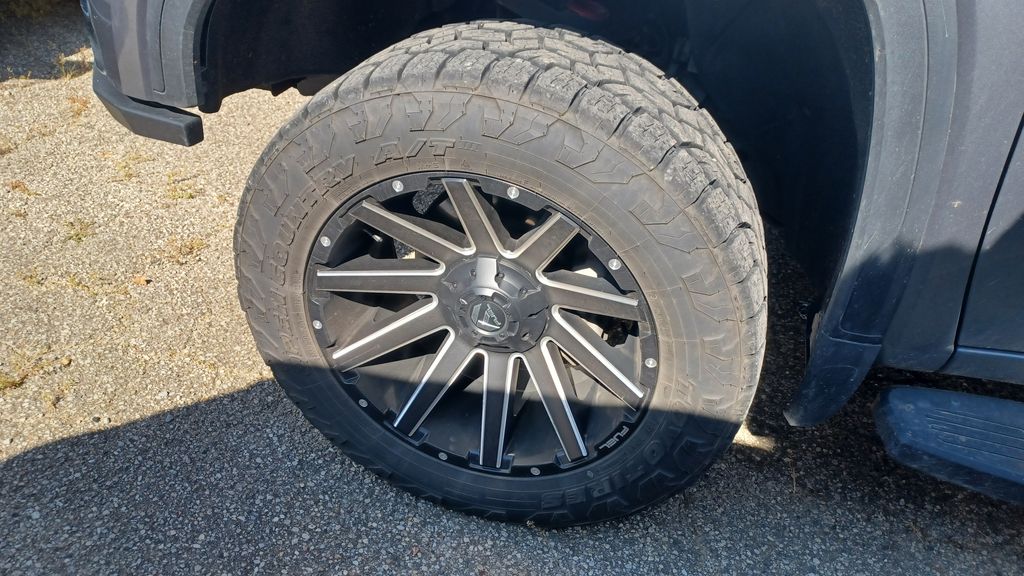 2020 Gmc Sierra 1500 SLT photo 3