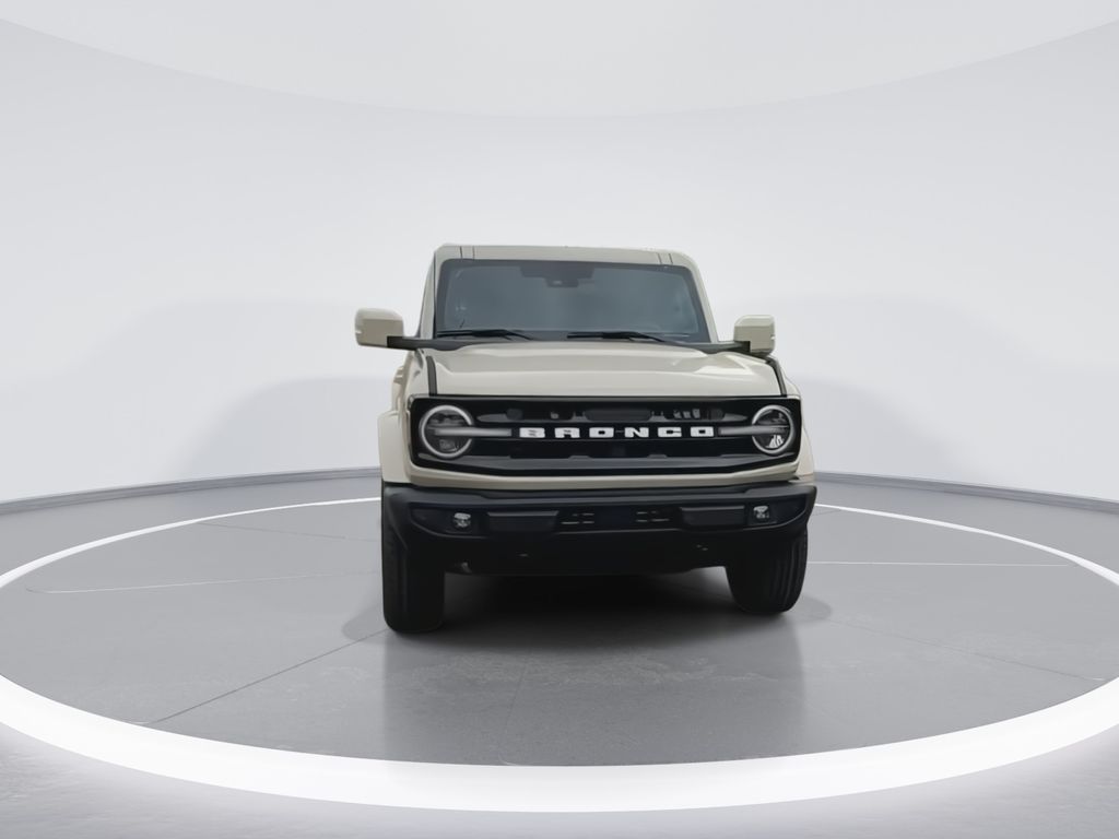 2025 Ford Bronco Outer Banks photo 3