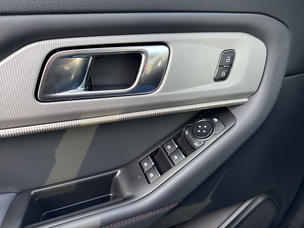 2026 Ford Explorer Active - Photo 15