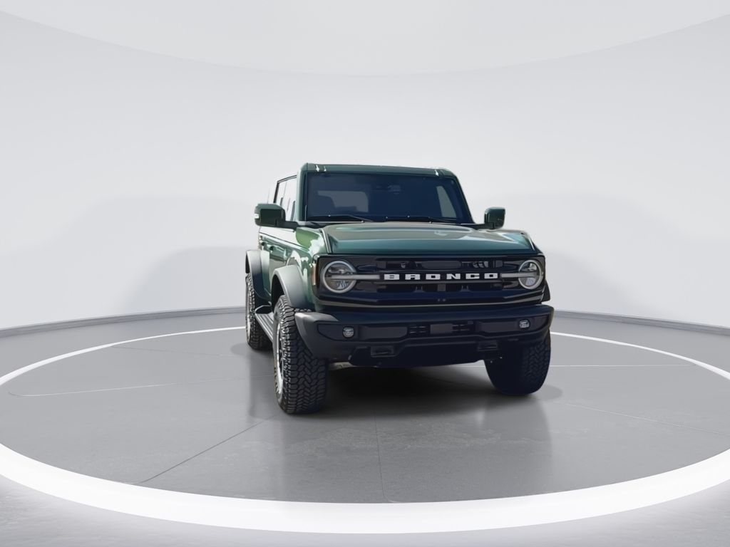 2025 Ford Bronco Outer Banks photo 3