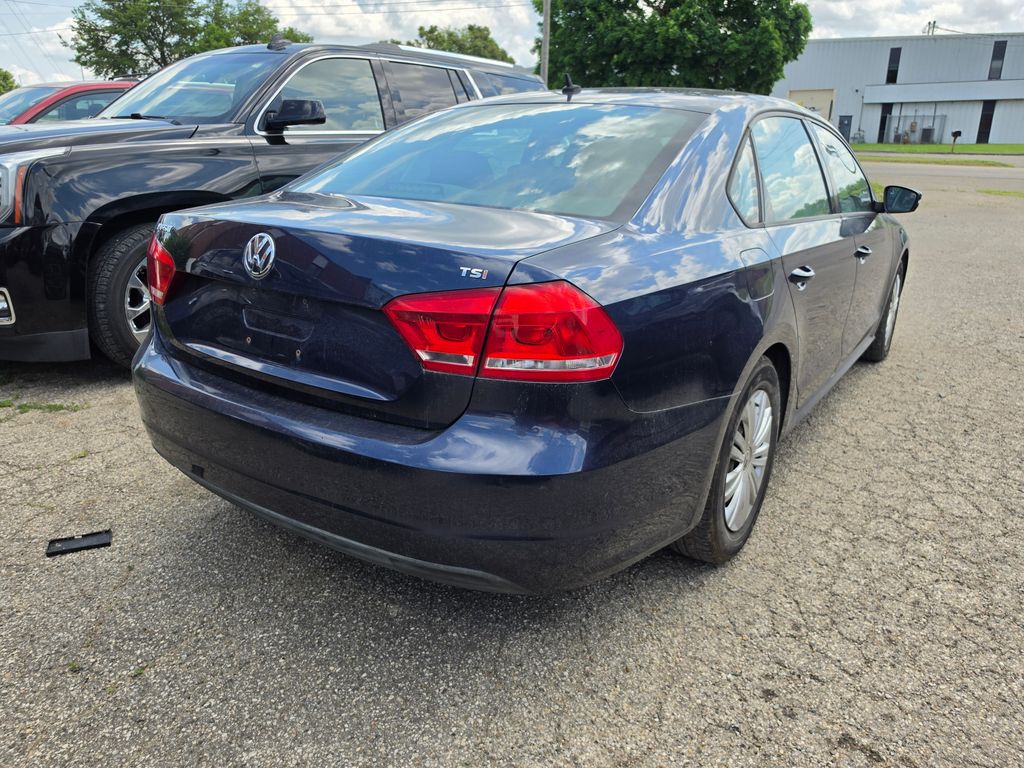 Used 2015 Volkswagen Passat S with VIN 1VWAT7A34FC011360 for sale in Chillicothe, OH