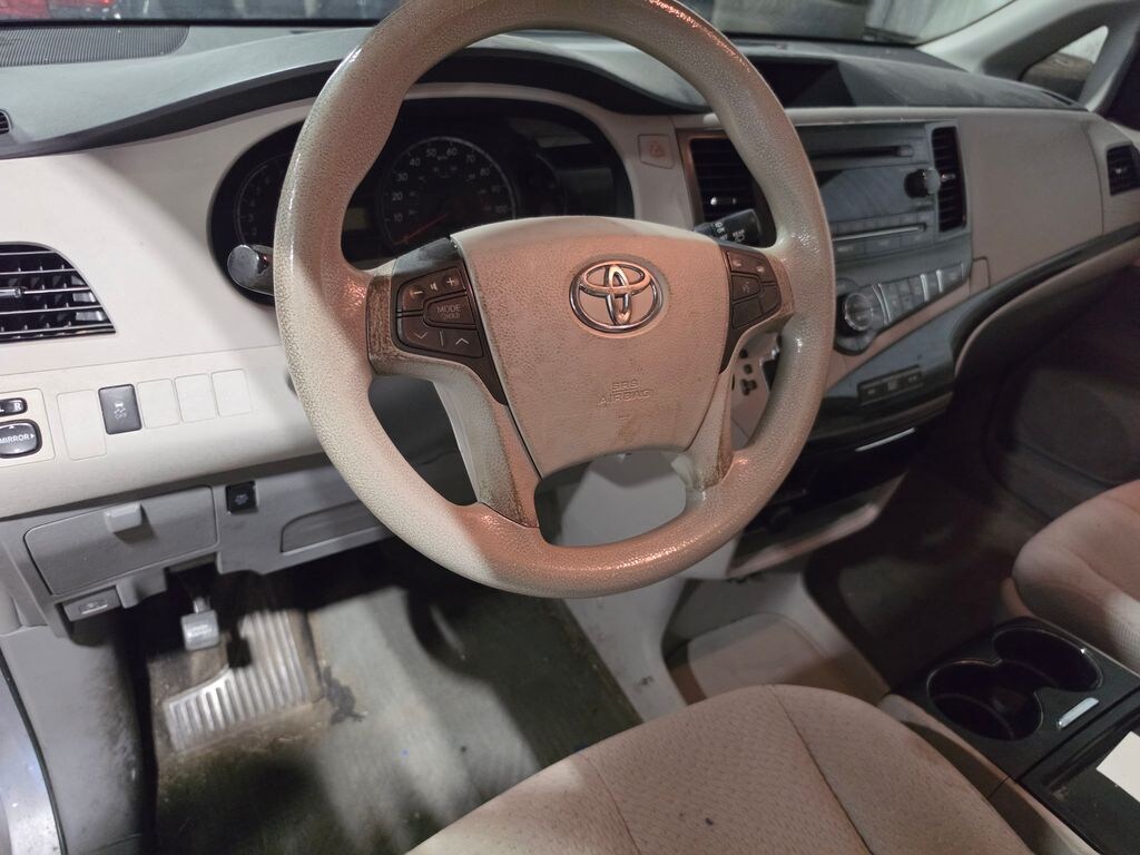 Used 2014 Toyota Sienna LE Minivan/Van