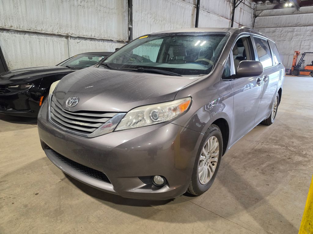 2014 Toyota Sienna XLE