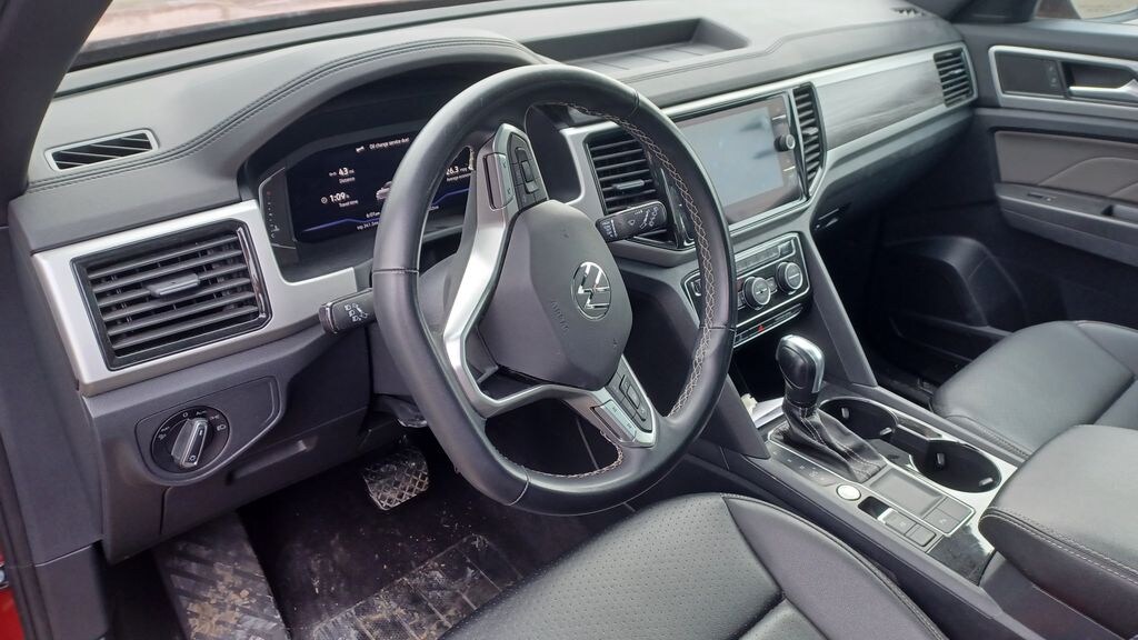 Used 2022 Volkswagen Atlas Cross Sport 2.0T SE w/Technology SUV