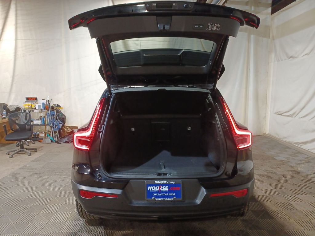 2022 Volvo XC40 R-Design - Photo 21