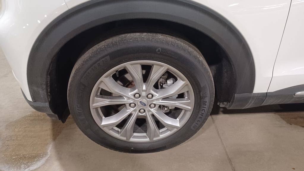 2020 Ford Explorer XLT photo 2