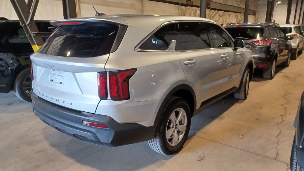 Used 2022 Kia Sorento LX SUV
