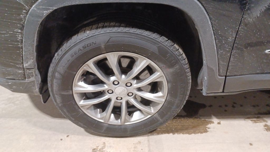 Used 2021 Jeep Cherokee Latitude Plus SUV