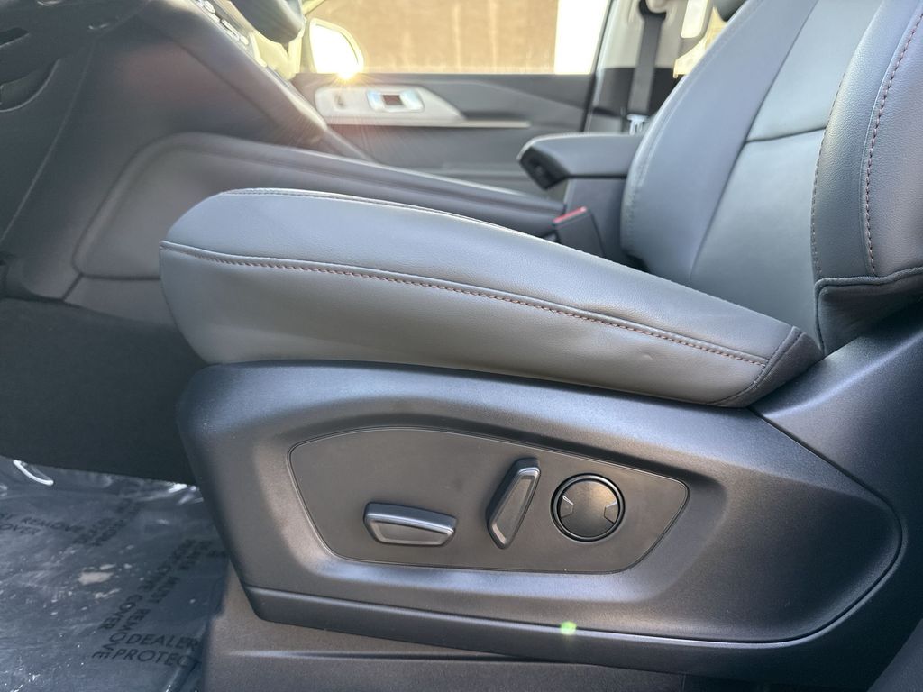2026 Ford Explorer Active - Photo 14