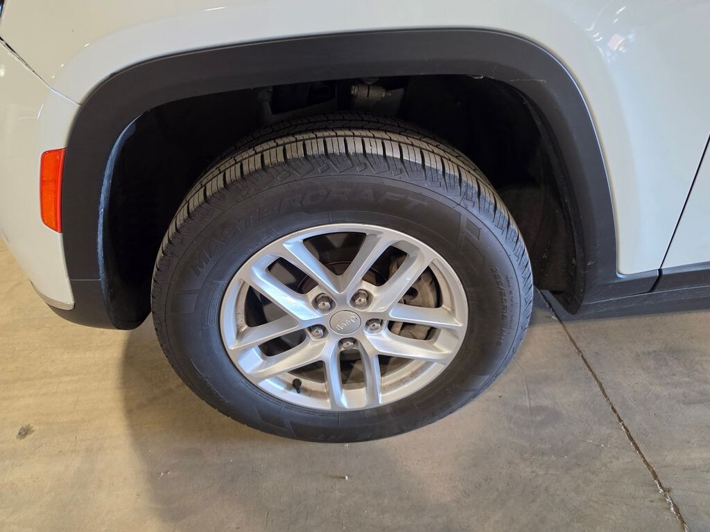 Used 2022 Jeep Grand Cherokee L Laredo SUV