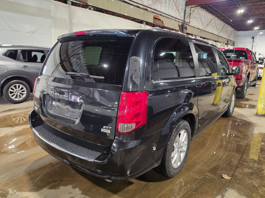 Used 2018 Dodge Grand Caravan SXT with VIN 2C4RDGCG9JR207622 for sale in Chillicothe, OH