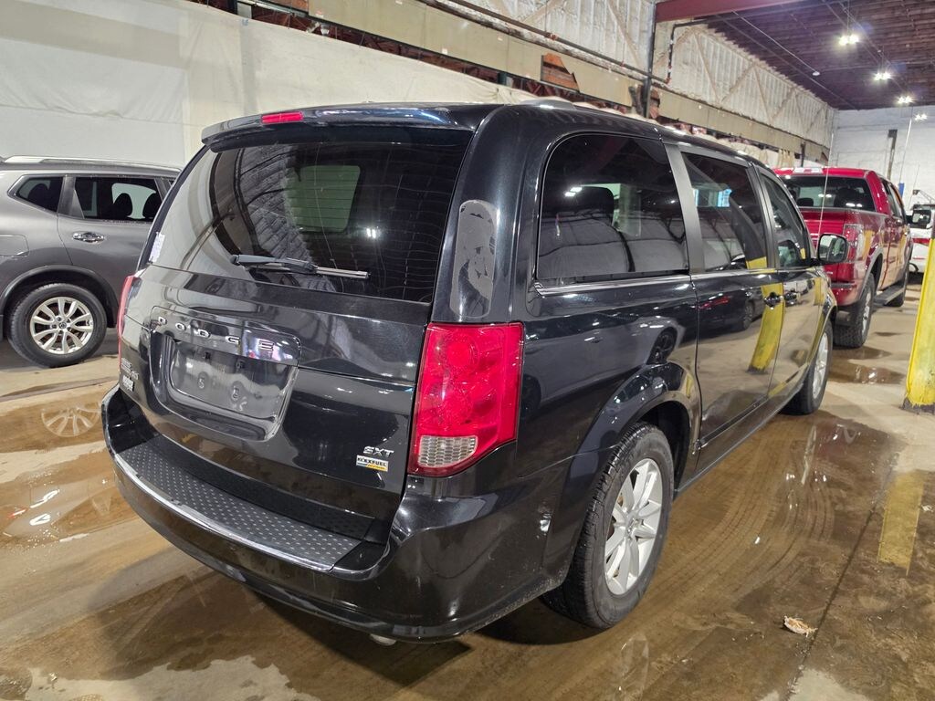 Used 2018 Dodge Grand Caravan SXT Minivan/Van