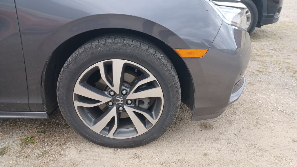 2022 Honda Odyssey Touring photo 3