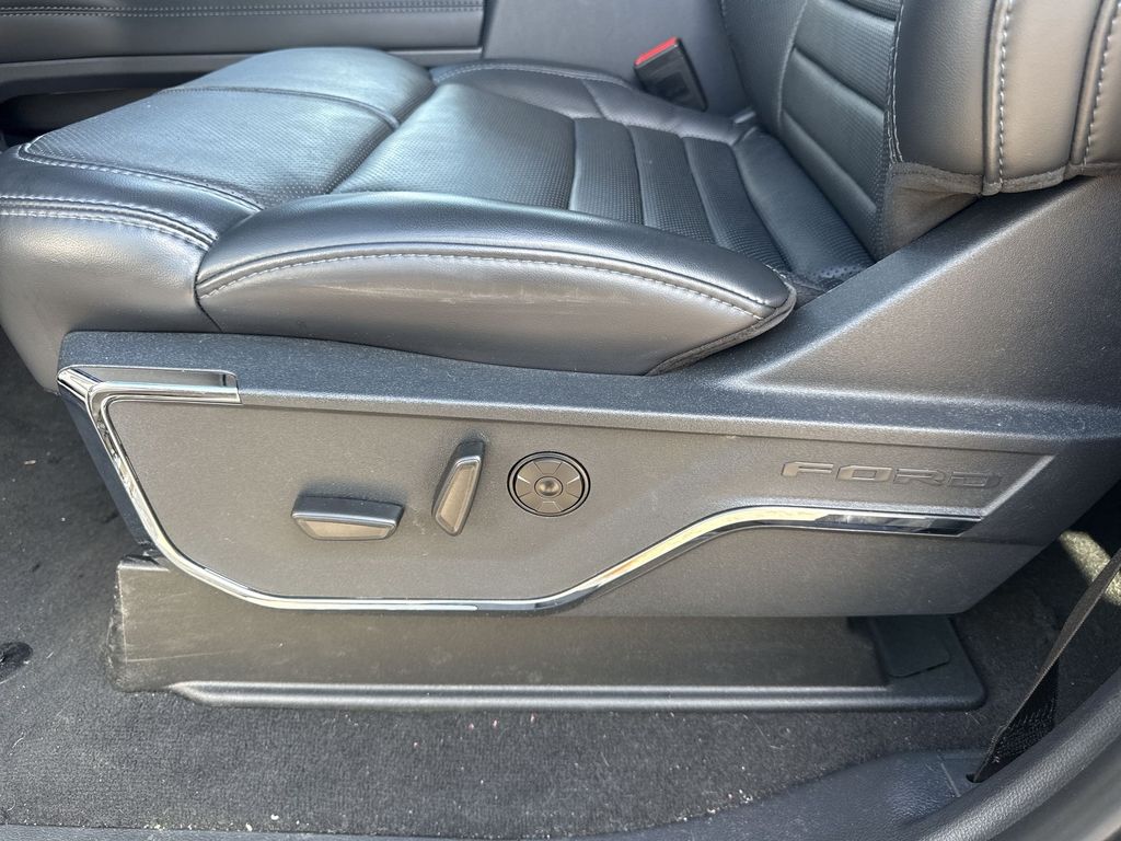 2026 Ford F-350 Super Duty Platinum - Photo 14