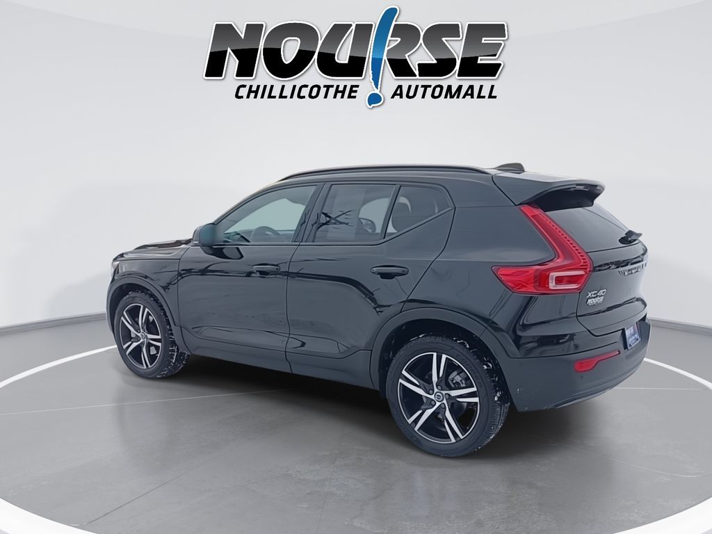 2022 Volvo XC40 R-Design - Photo 6