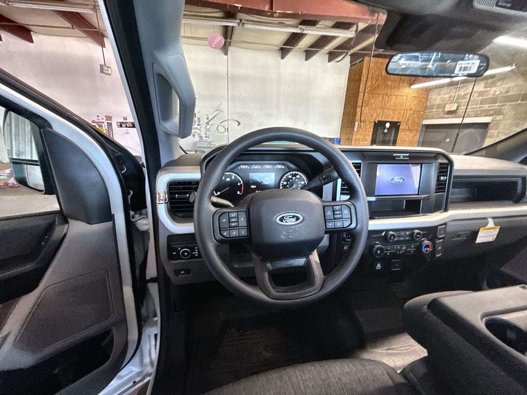 2026 Ford F-350 Super Duty XL - Photo 11