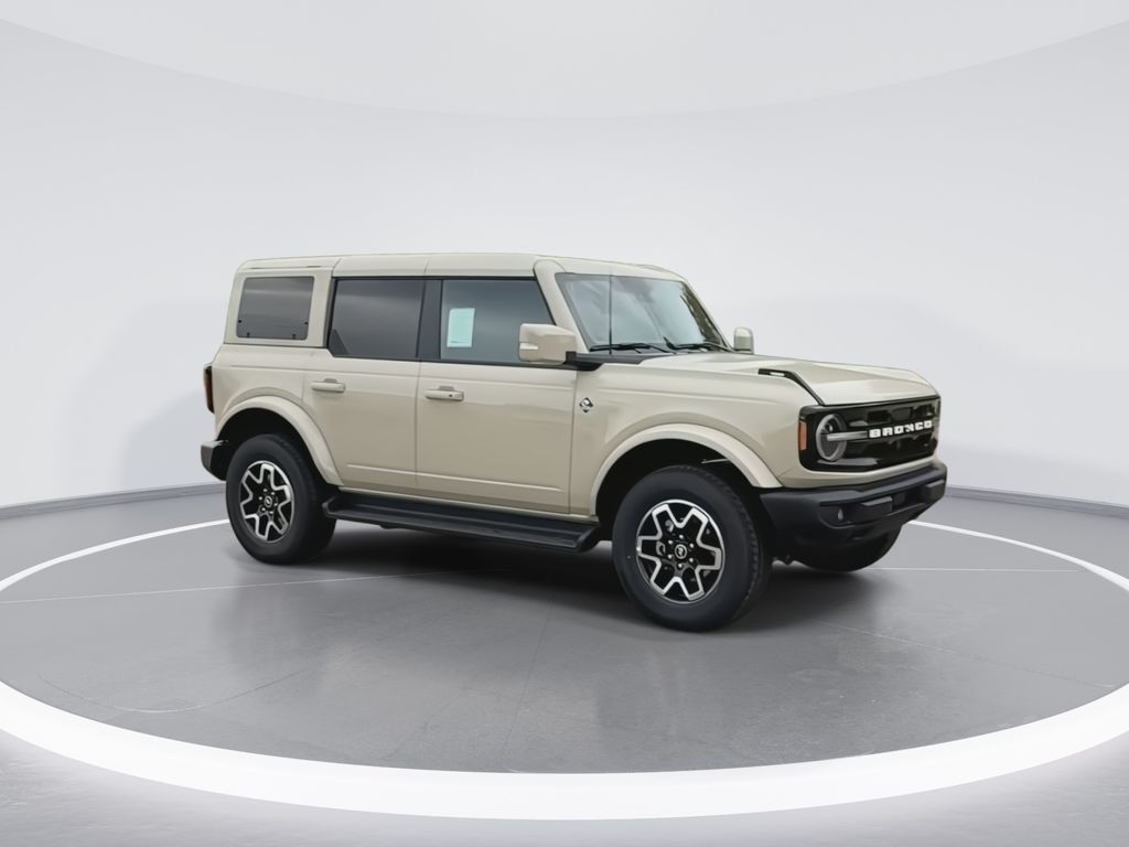 2025 Ford Bronco Outer Banks photo 2