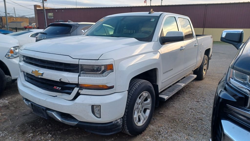2016 Chevrolet Silverado LT's photo