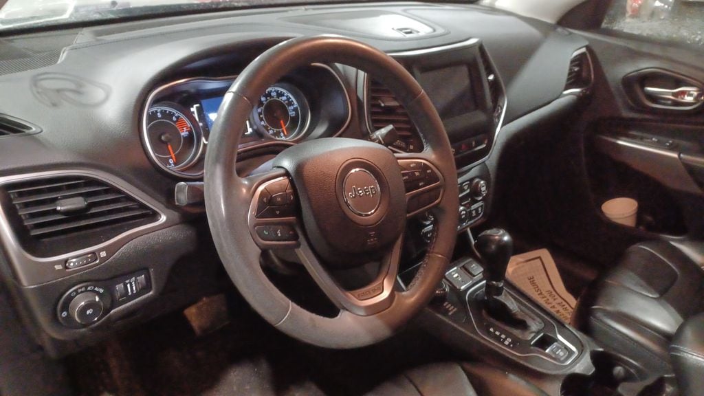 Used 2021 Jeep Cherokee Latitude Plus SUV