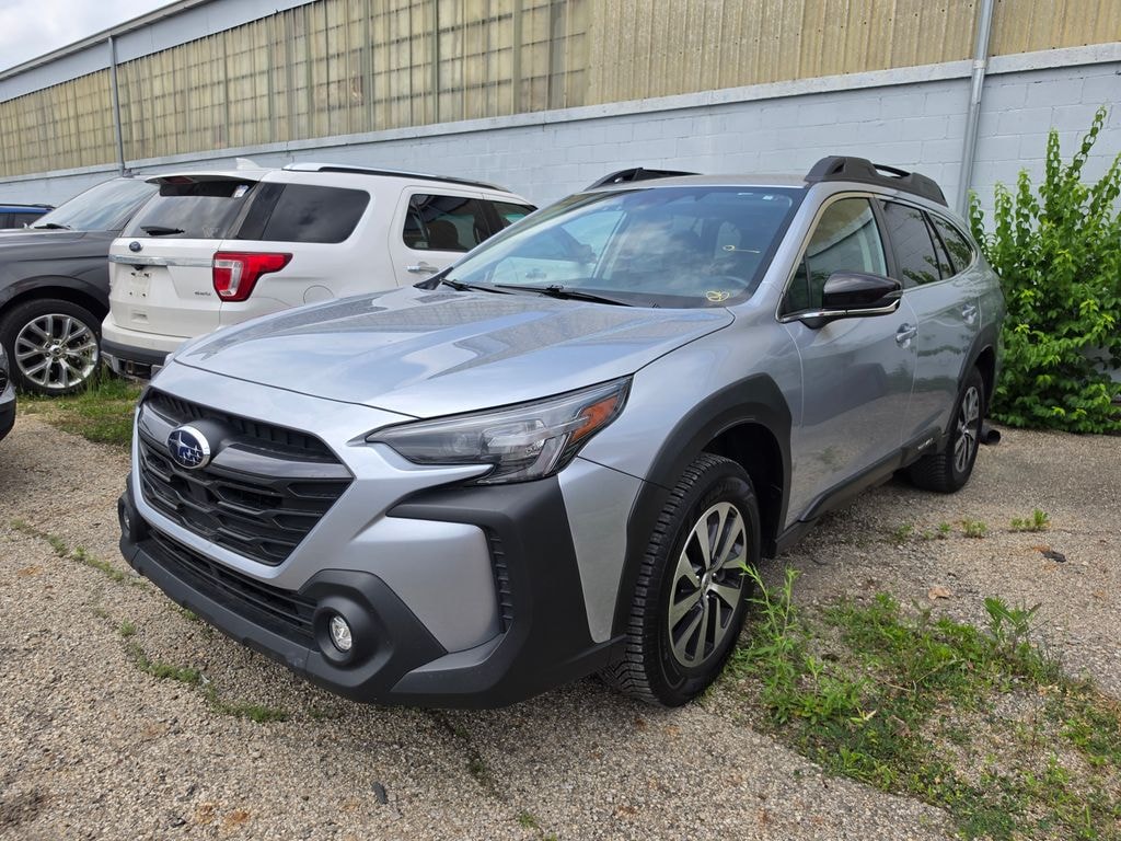 Used 2023 Subaru Outback Premium SUV