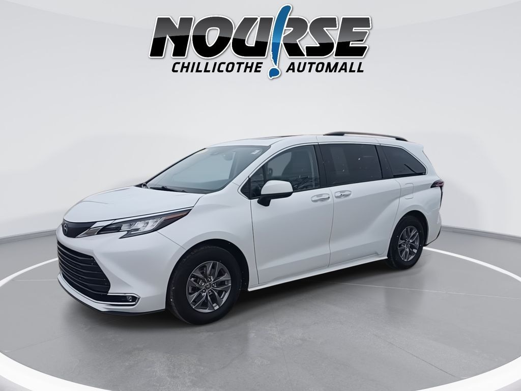 Used 2022 Toyota Sienna XLE Minivan/Van