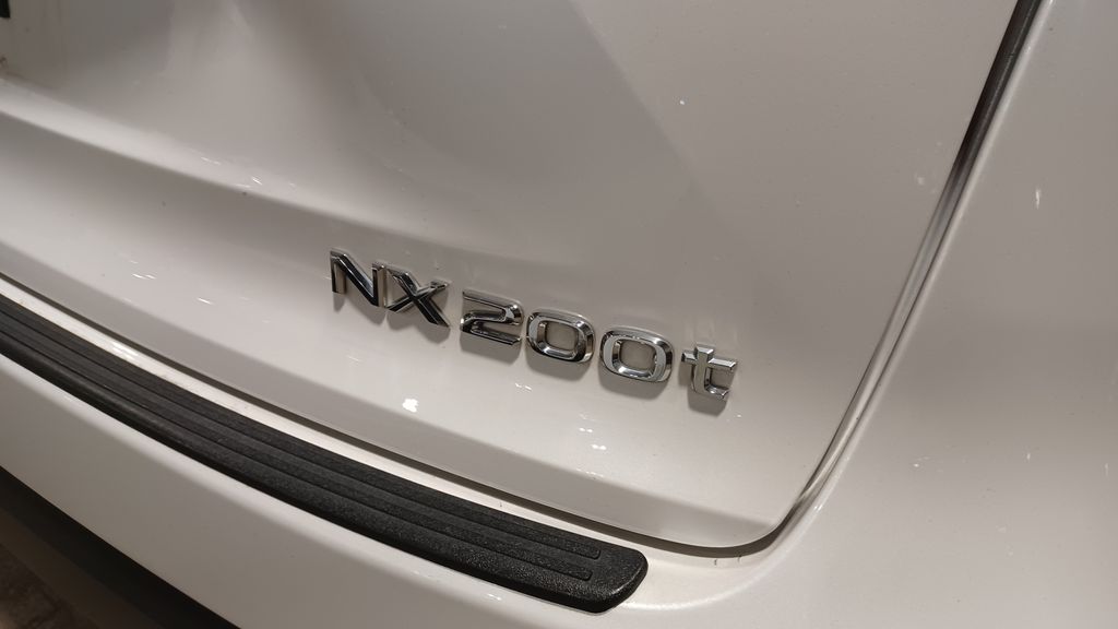 2016 Lexus NX 200t Luxury photo 3