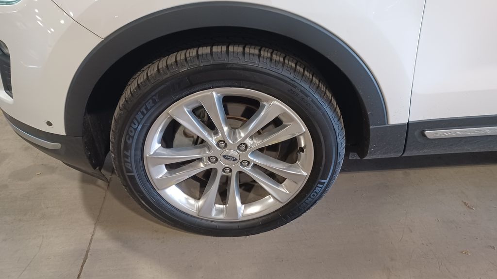 2019 Ford Explorer Platinum photo 3