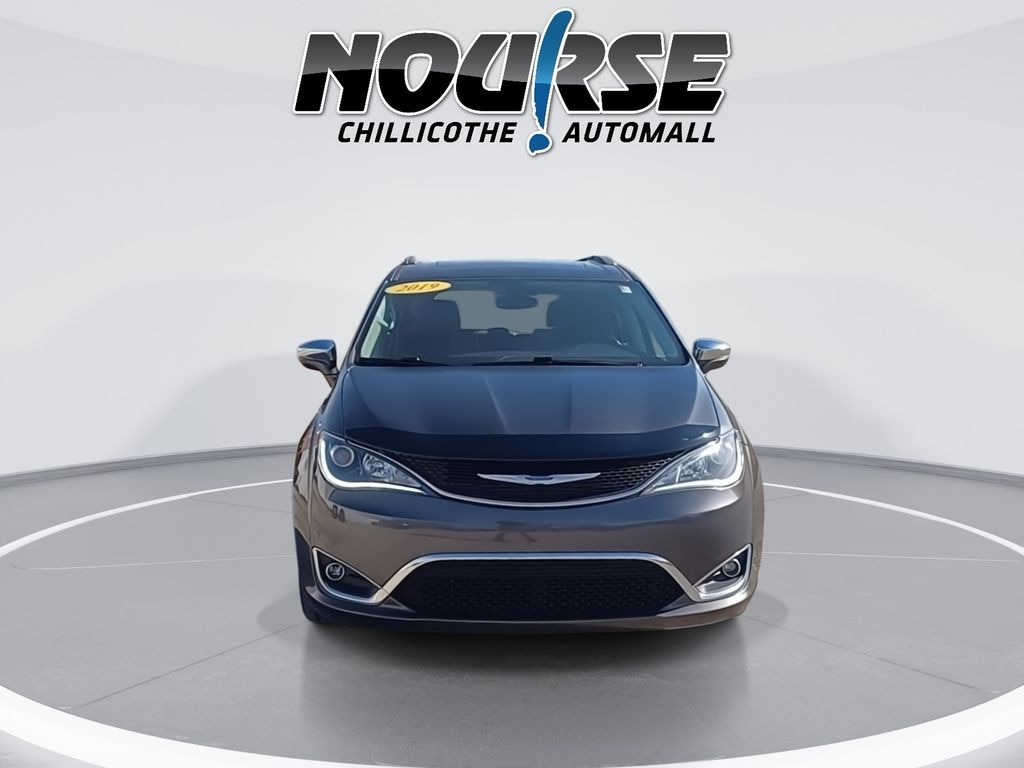 Used 2019 Chrysler Pacifica Limited Minivan/Van