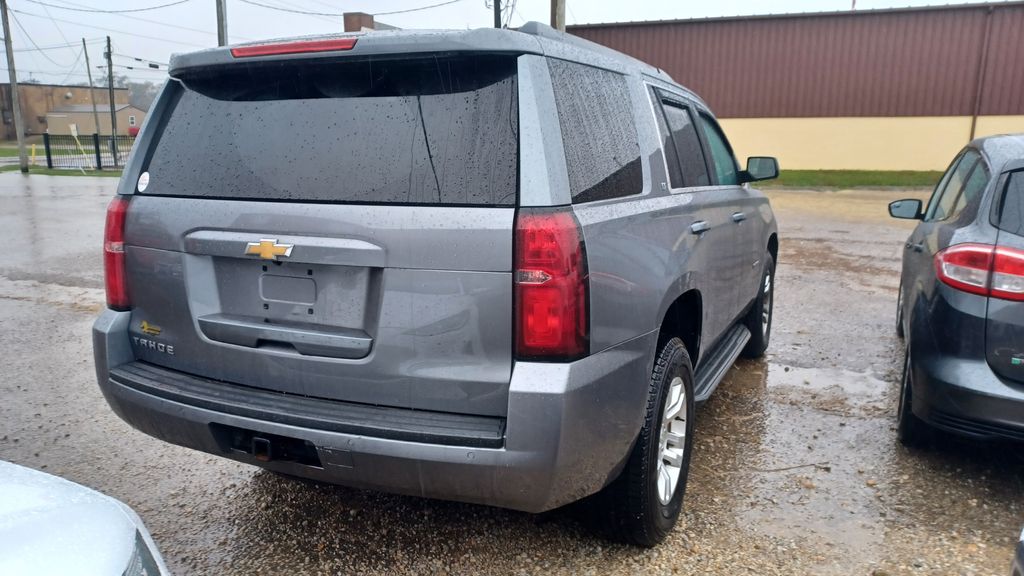 2018 Chevrolet Tahoe LT photo 2