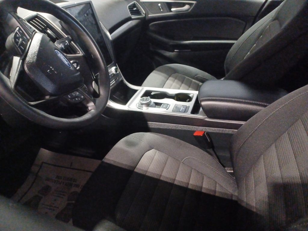 2024 Ford Edge SEL photo 3