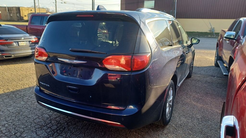 Used 2019 Chrysler Pacifica Touring L Minivan/Van