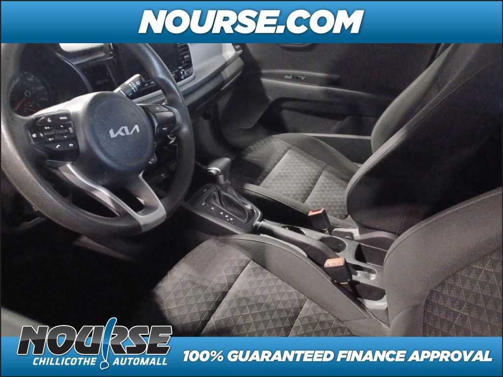 2023 Kia Rio LX photo 3