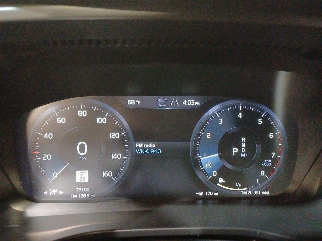 2022 Volvo XC40 R-Design - Photo 10