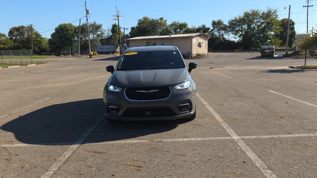 Used 2025 Chrysler Pacifica Select Minivan/Van