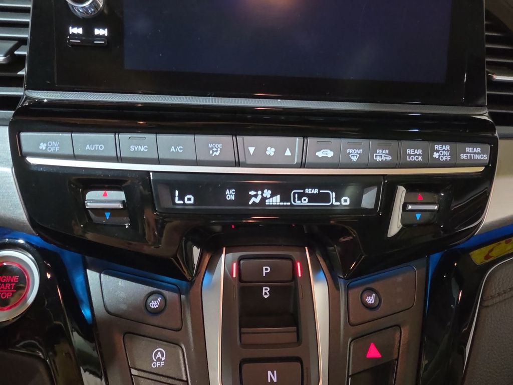 2025 Honda Odyssey Touring - Photo 17