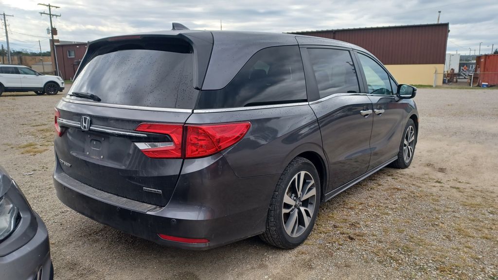 2022 Honda Odyssey Touring photo 2