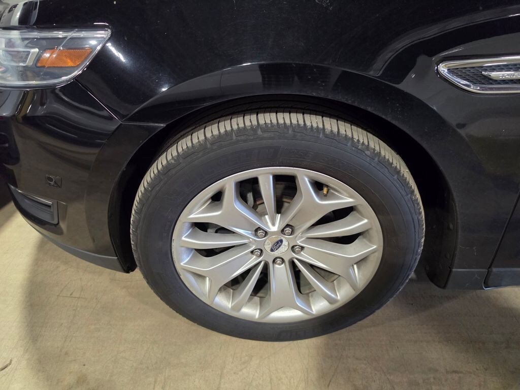 Used 2018 Ford Taurus Limited Sedan