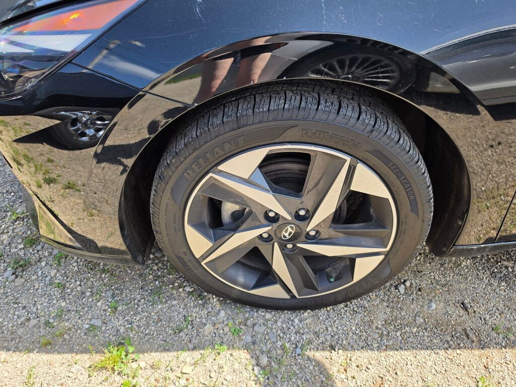 Used 2023 Hyundai Elantra Limited Sedan