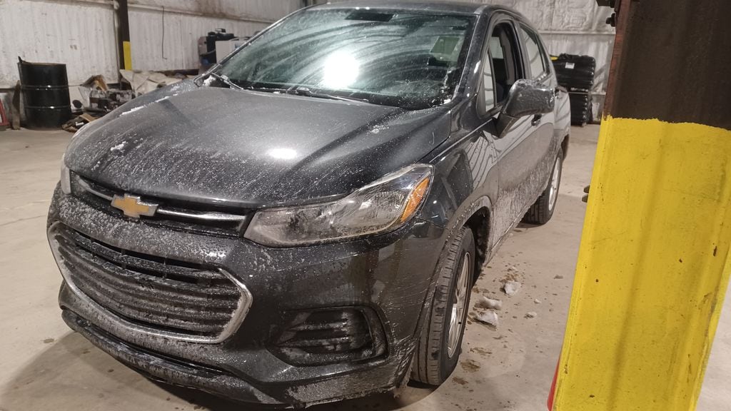 2020 Chevrolet Trax LS's photo
