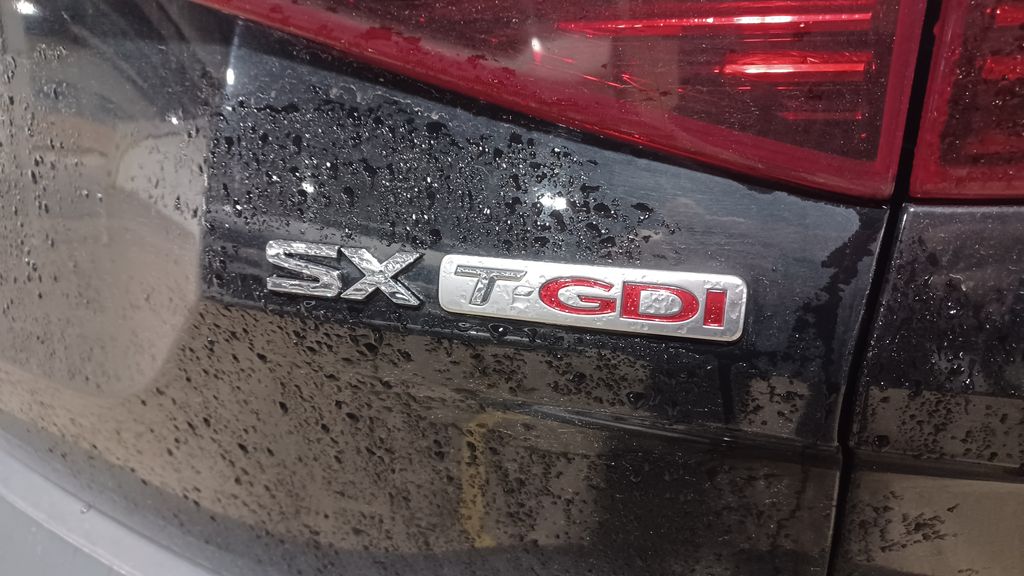 2021 Kia Seltos SX photo 2