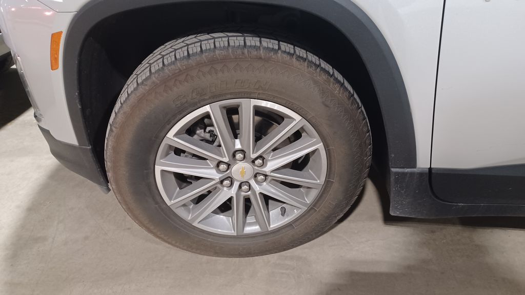 2022 Chevrolet Traverse photo 3