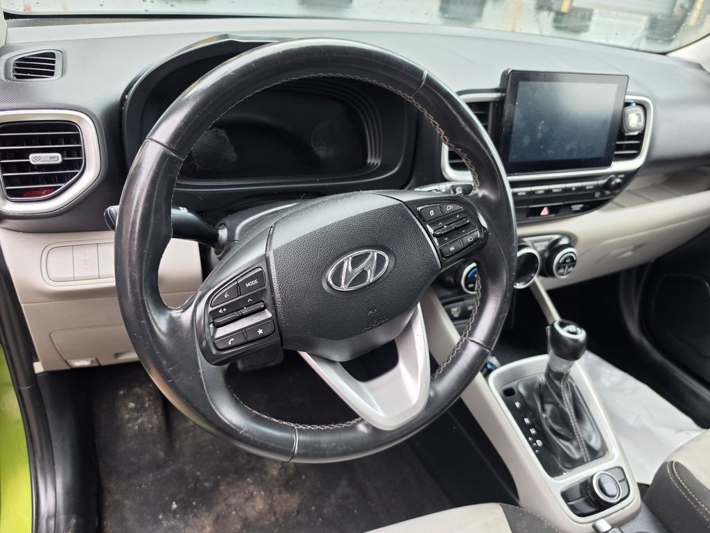 Used 2024 Hyundai Venue SEL SUV