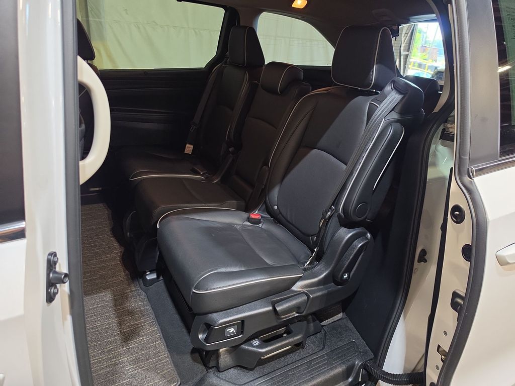 2025 Honda Odyssey Touring - Photo 24