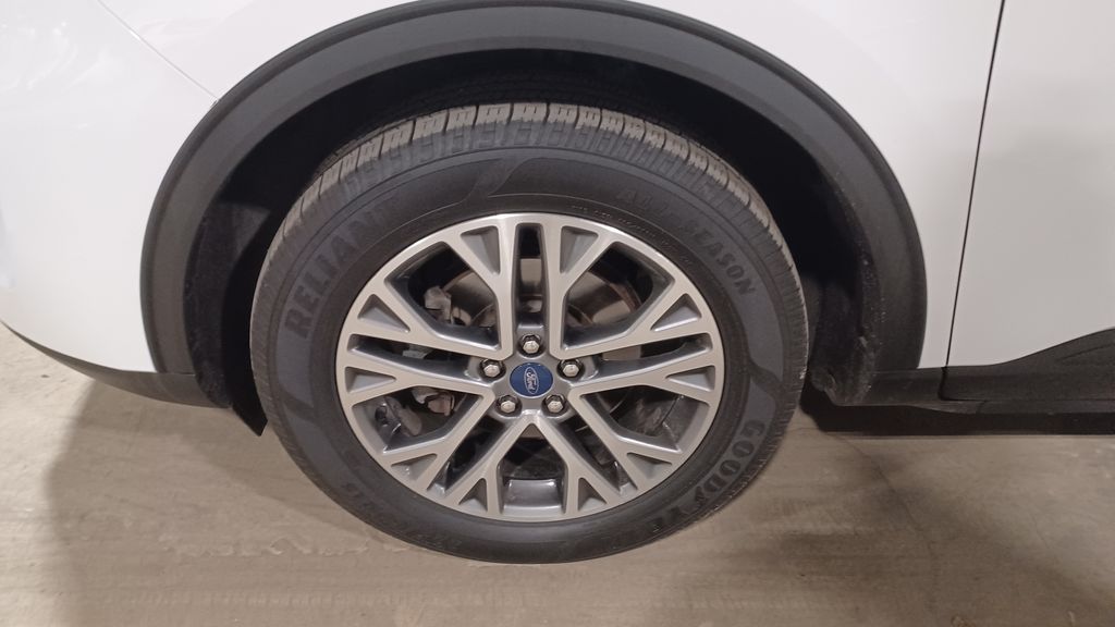 2021 Ford Escape SEL photo 3